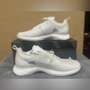 Adidas Women's Avacourt Sneaker